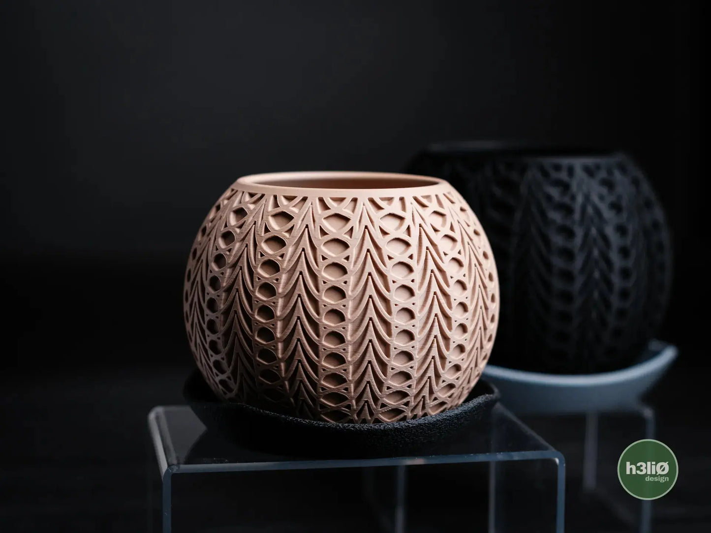 FUSION: Vaso Decorativo Sferico con Motivo Trafitto h3li0