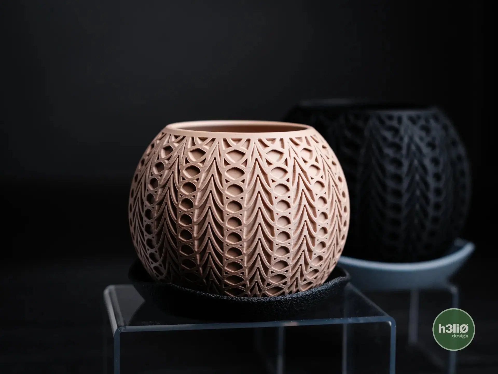 FUSION: Vaso Decorativo Sferico con Motivo Trafitto h3li0