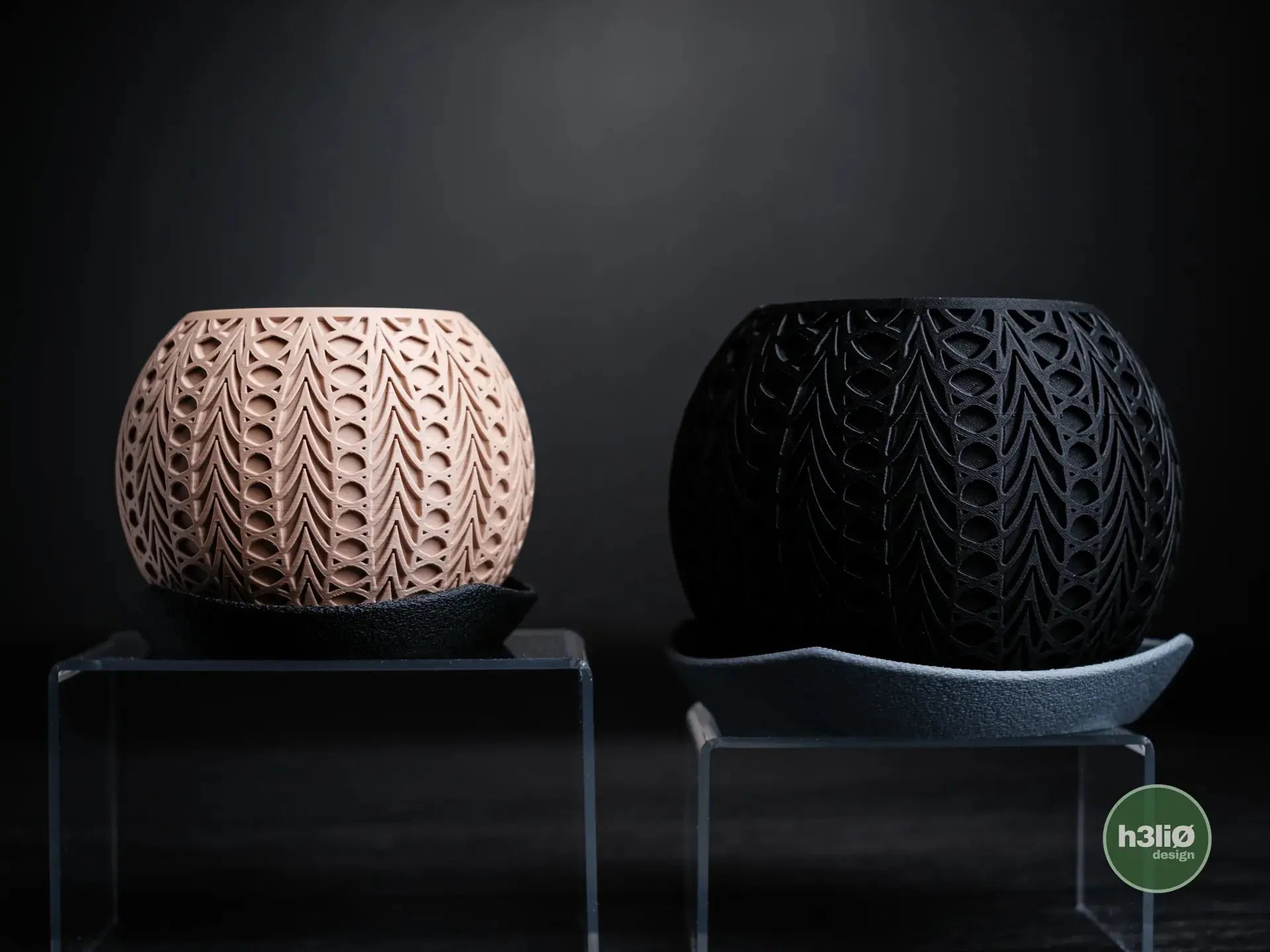 FUSION: Vaso Decorativo Sferico con Motivo Trafitto h3li0