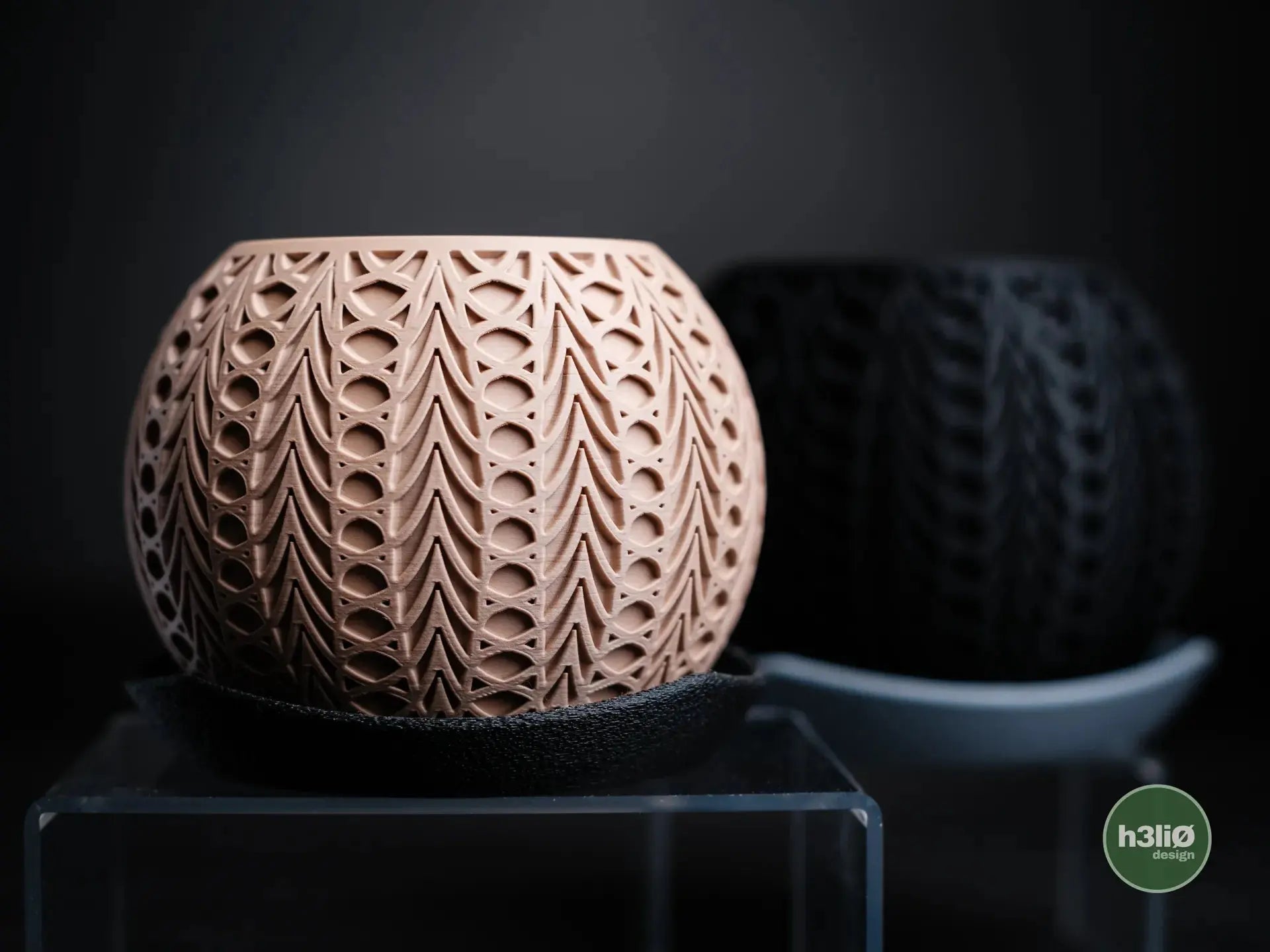 FUSION: Vaso Decorativo Sferico con Motivo Trafitto h3li0