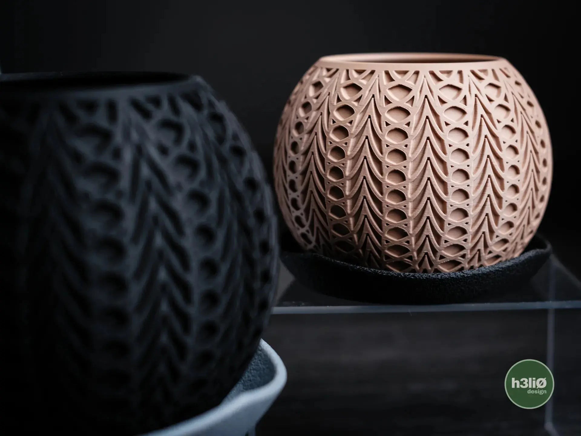 FUSION: Vaso Decorativo Sferico con Motivo Trafitto h3li0