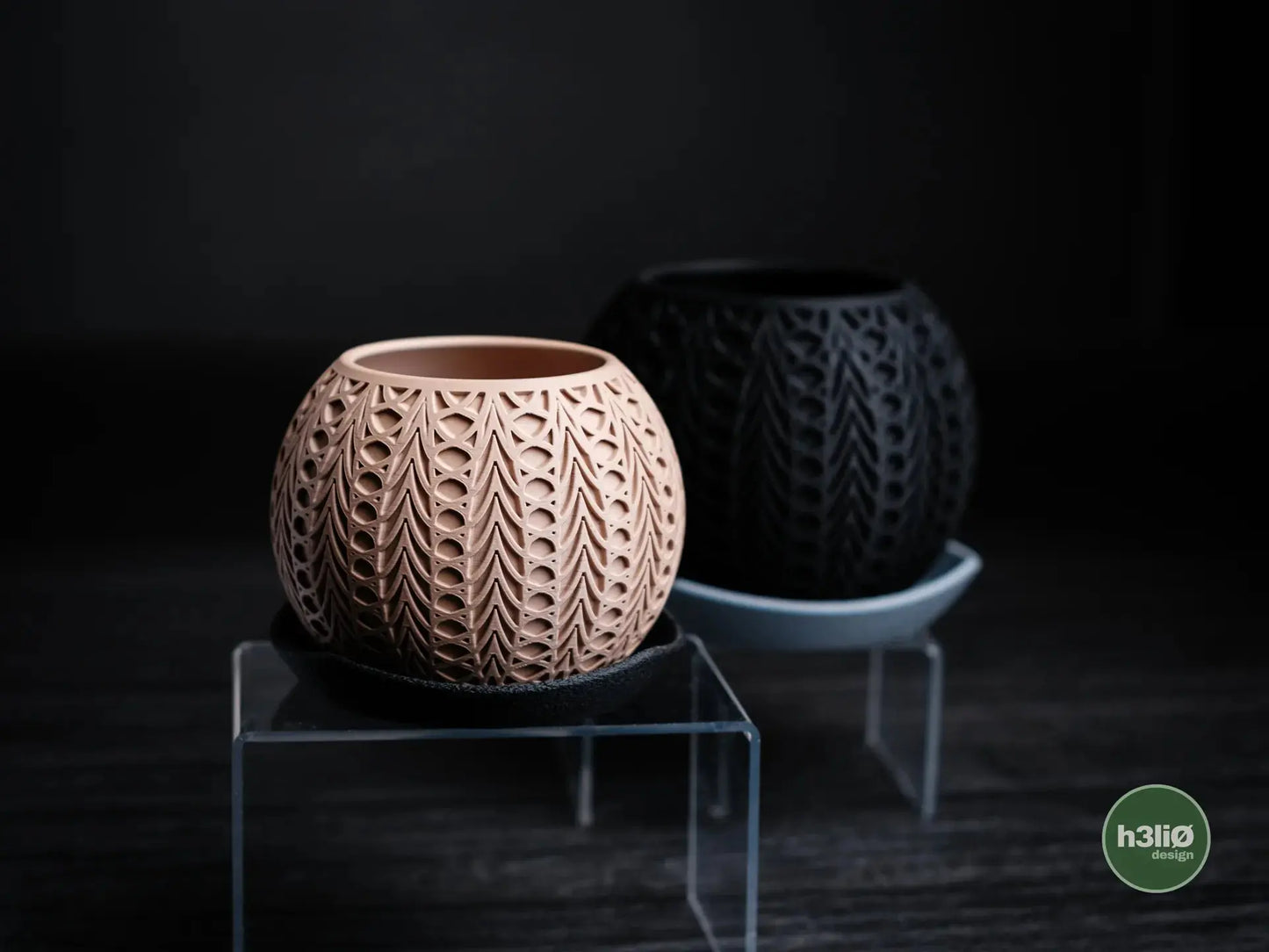FUSION: Vaso Decorativo Sferico con Motivo Trafitto h3li0