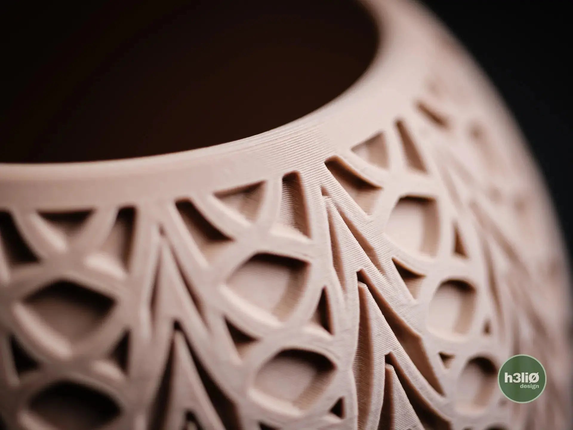 FUSION: Vaso Decorativo Sferico con Motivo Trafitto h3li0