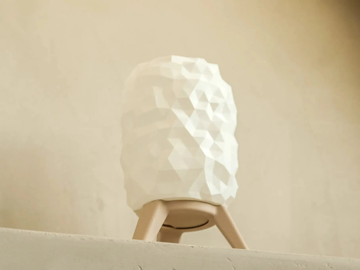 ORBIT: Home Decor Lampada da Tavolo con Paralume Geometrico Janberry