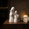 Natività in Bianco Giada ambientato in un soggiorno a dicembre